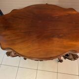 Pedestal table