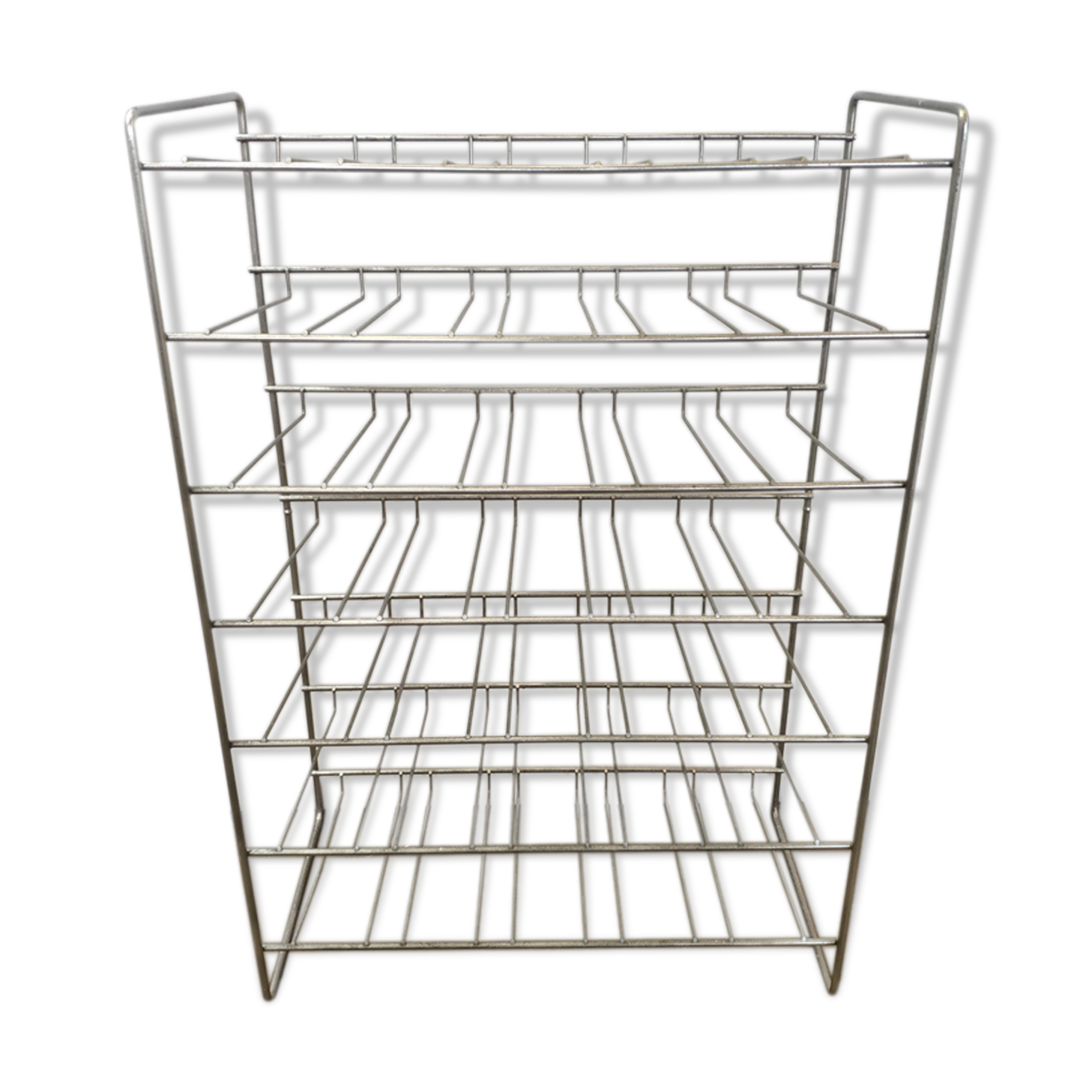 Metal bottle shelf locker