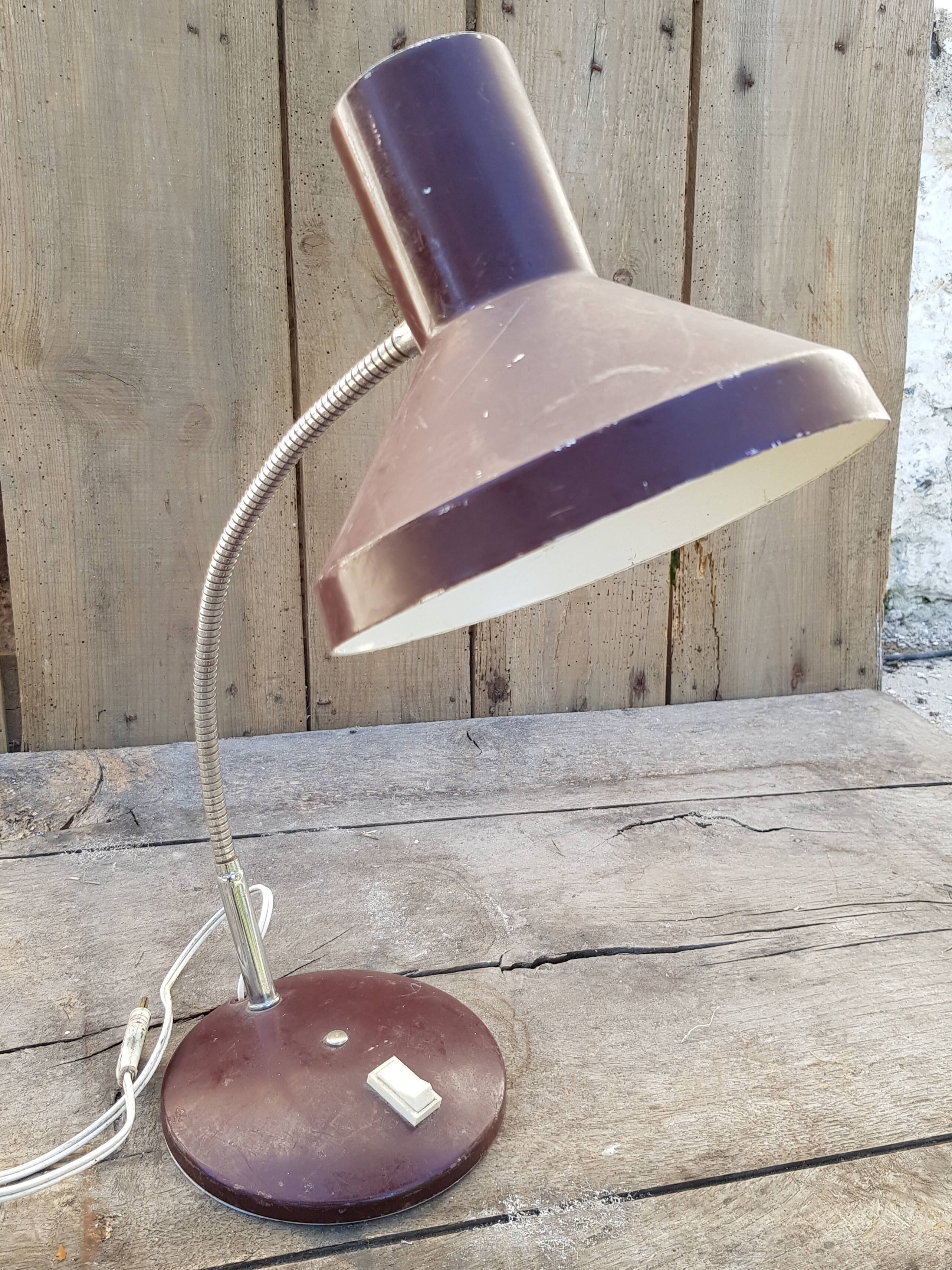 1970 articulated desk lamp