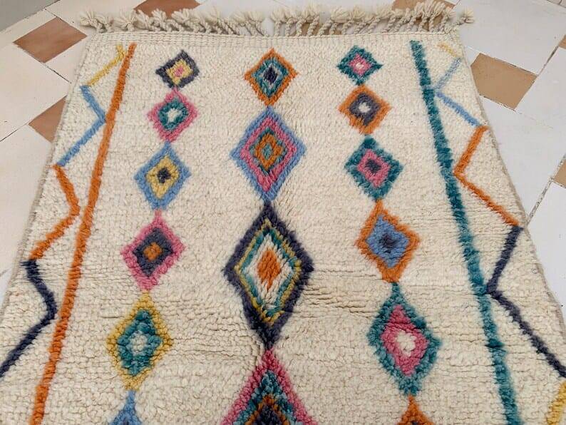 Colorful hand-woven Berber rug, size 150 x 250 cm