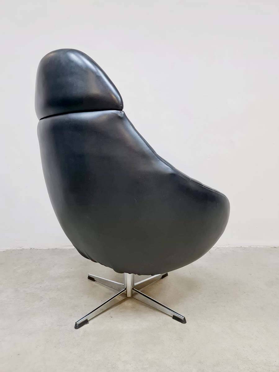 Vintage black leatherette swivel chair 'Mad men style'