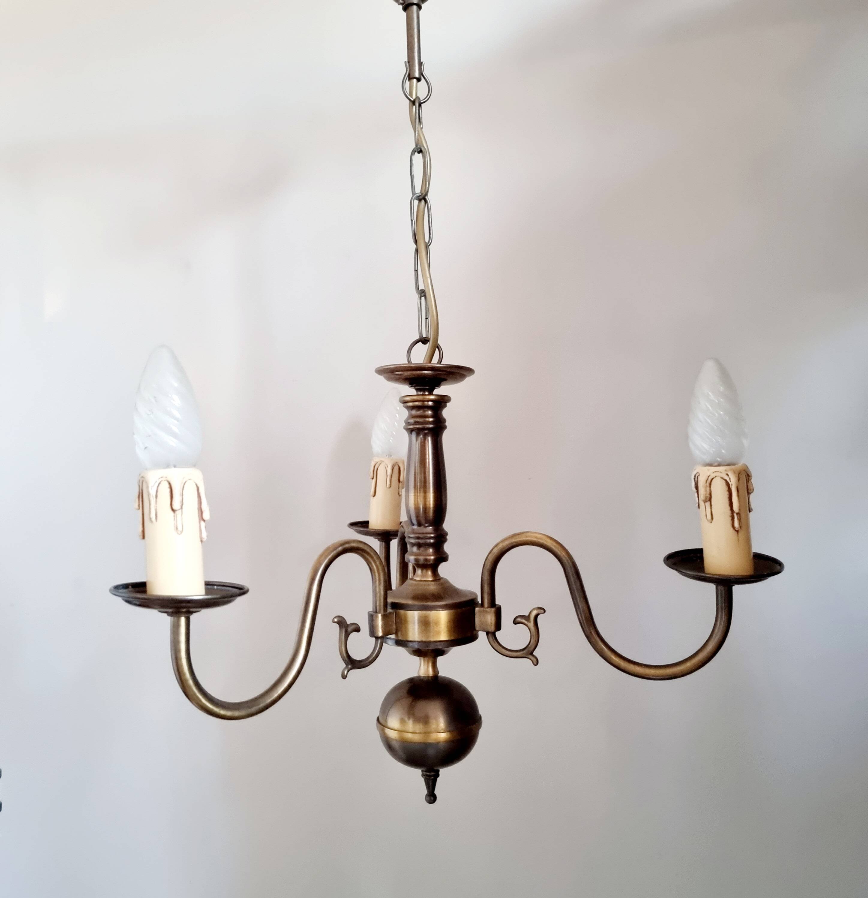 Classic Dutch style brass lamp in golden bronze color