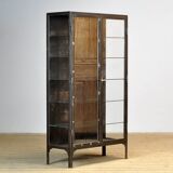 Armoire médicale en fer, années 1930