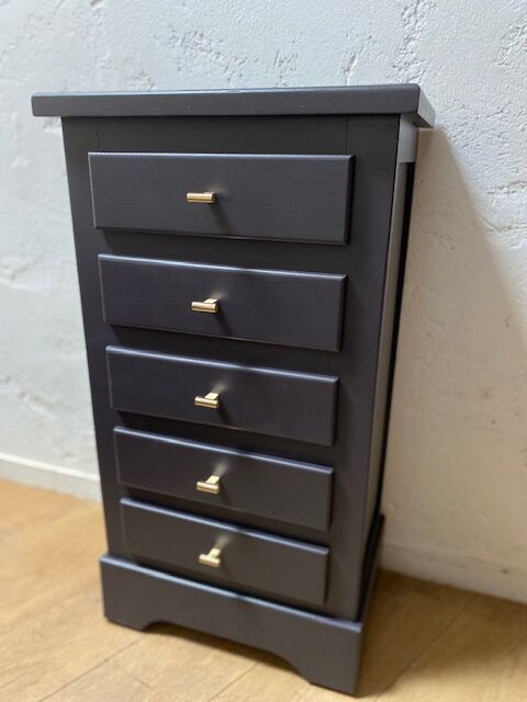 Chiffonier