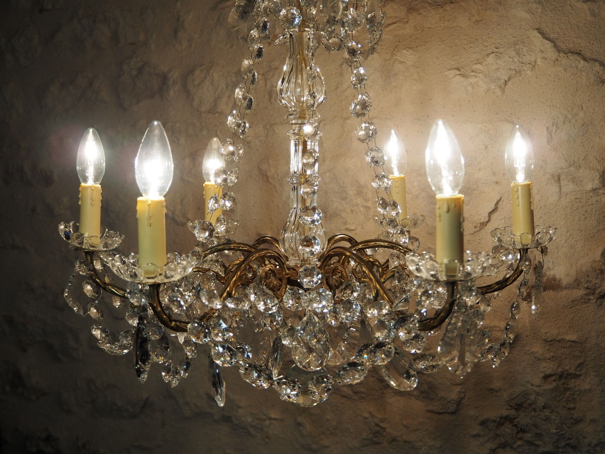 Ancient bronze and pampilles chandeliers with facets and crystal cups - old style - 6 fires