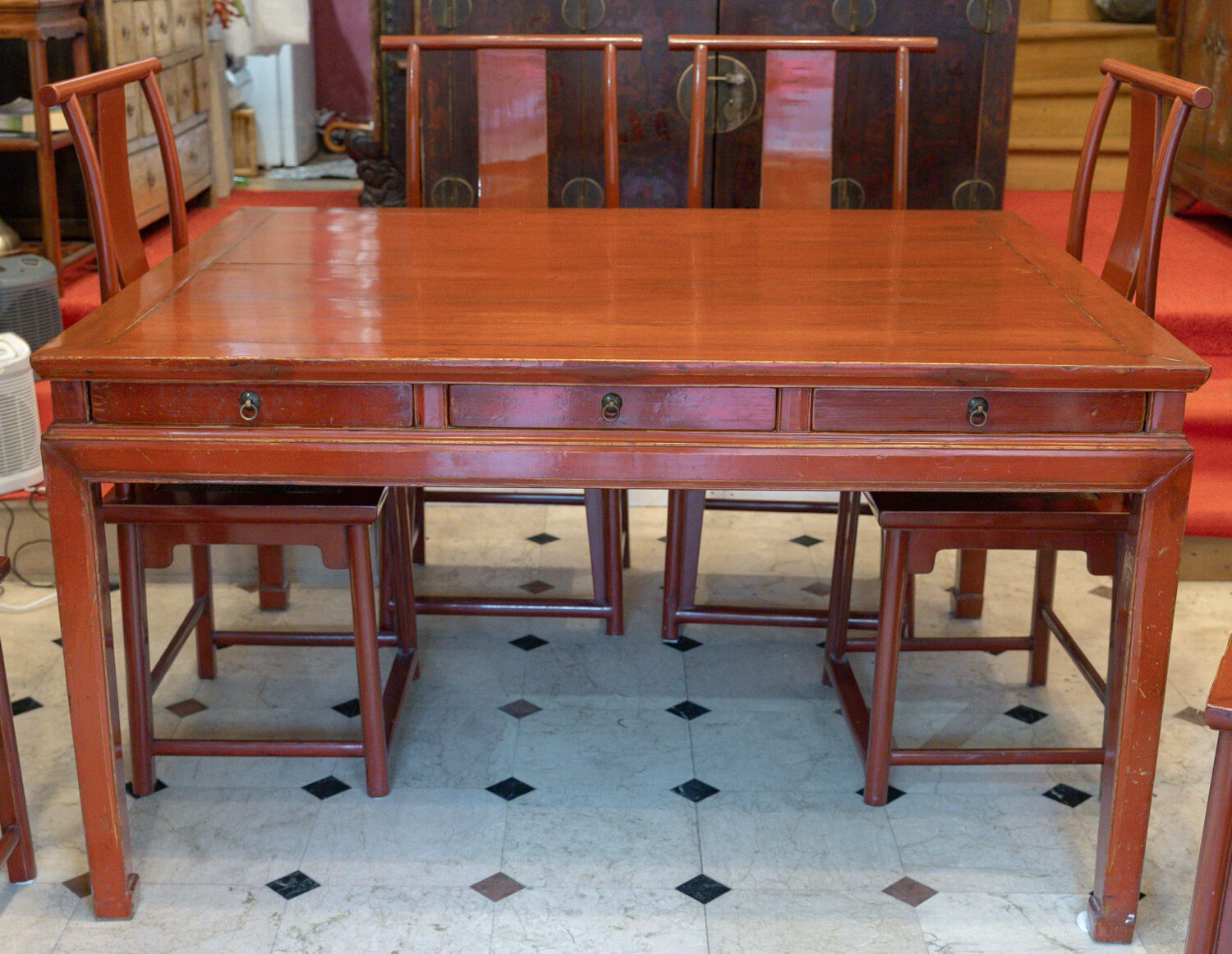 Set of 1 table + 6 antique Chinese chairs.