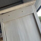 Armoire parisienne blanche
