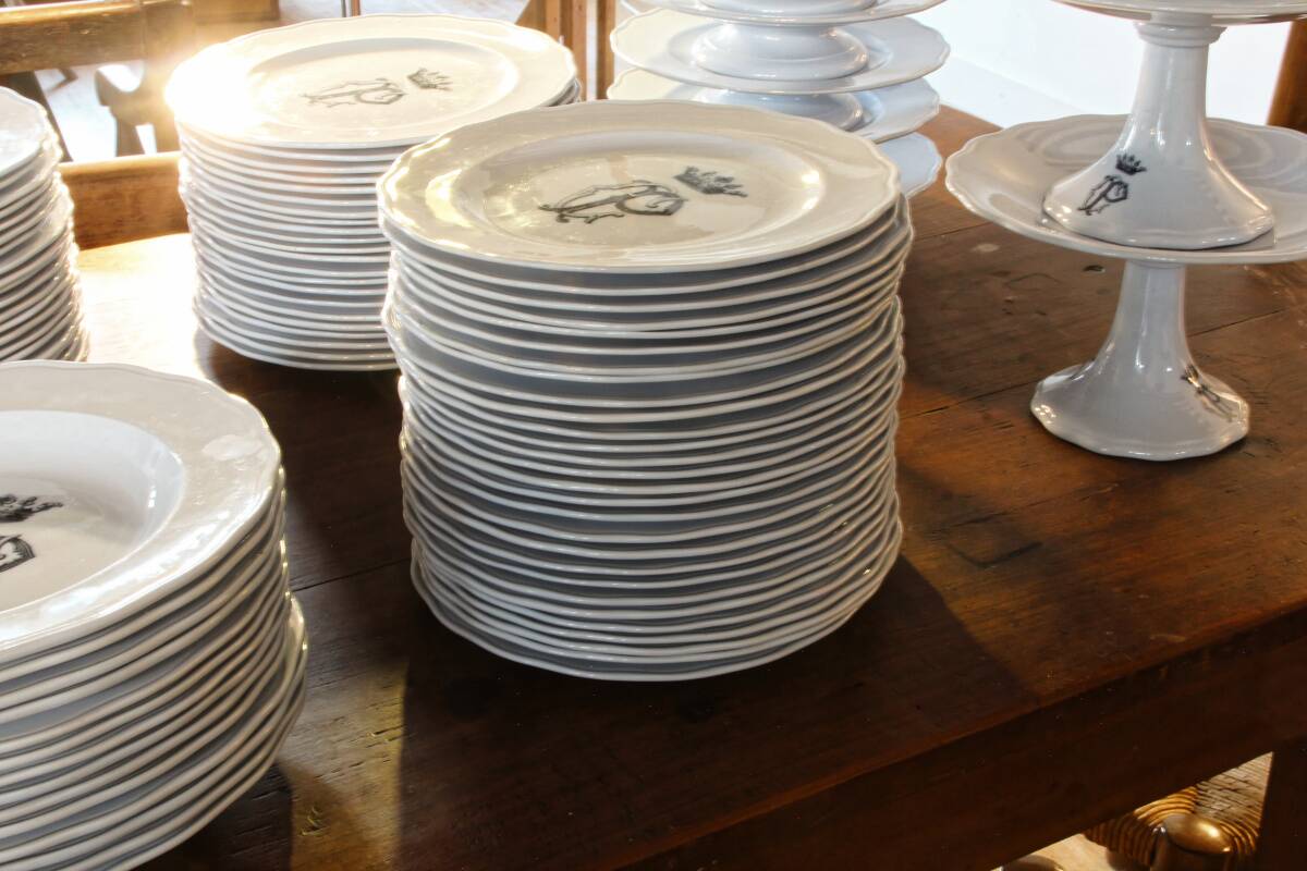 English earthenware service, CP monogram, ducal crown, 109 pieces