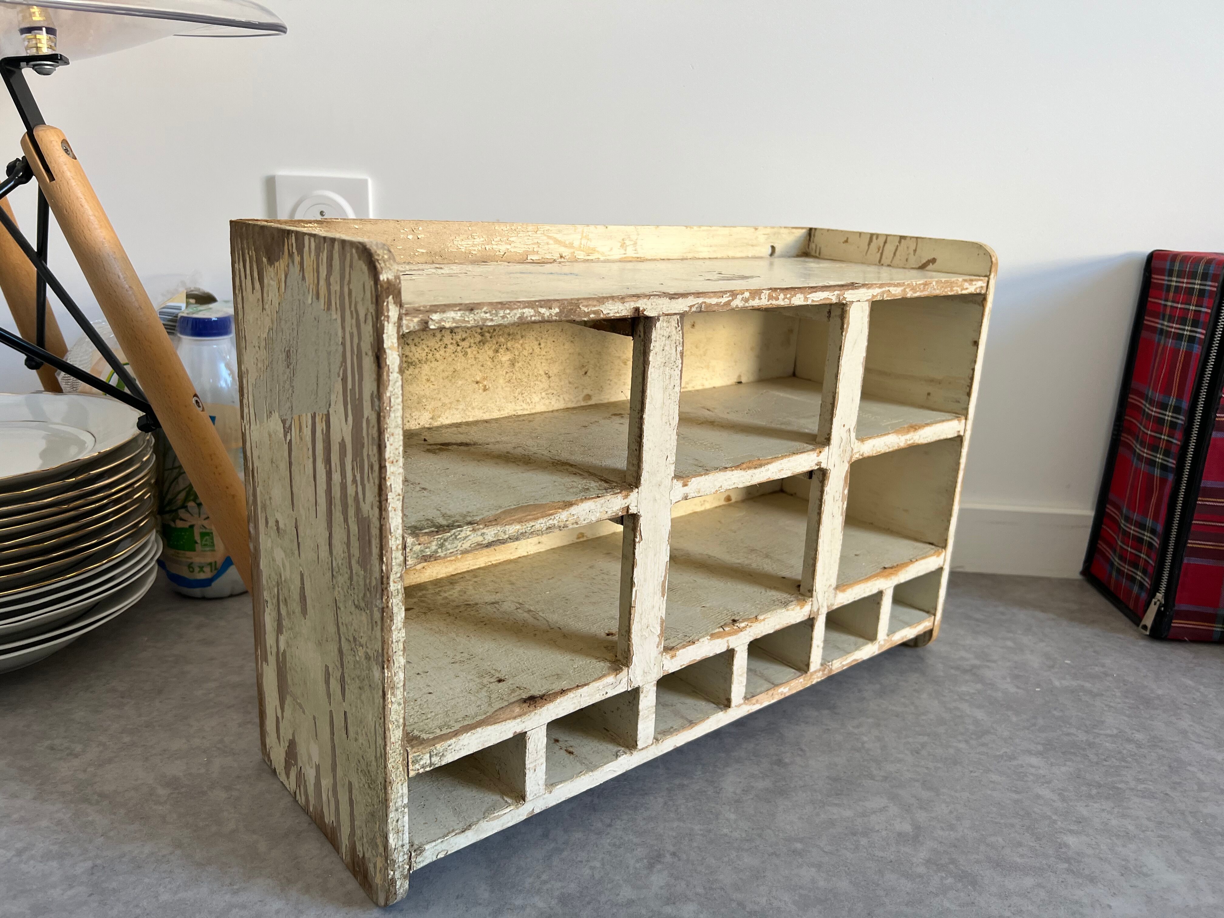 Wall shelf