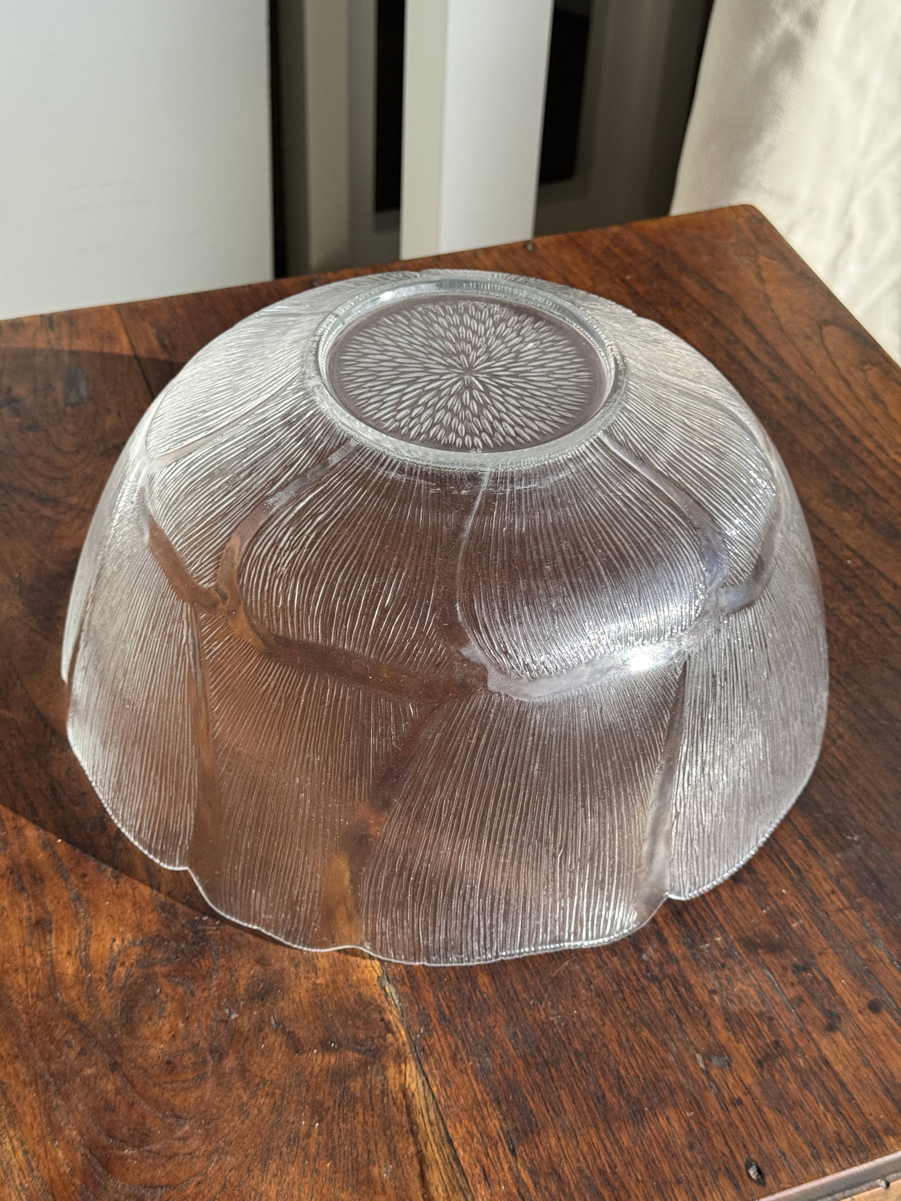 Very large vintage salad bowl with a stylised flower petal pattern H14.5