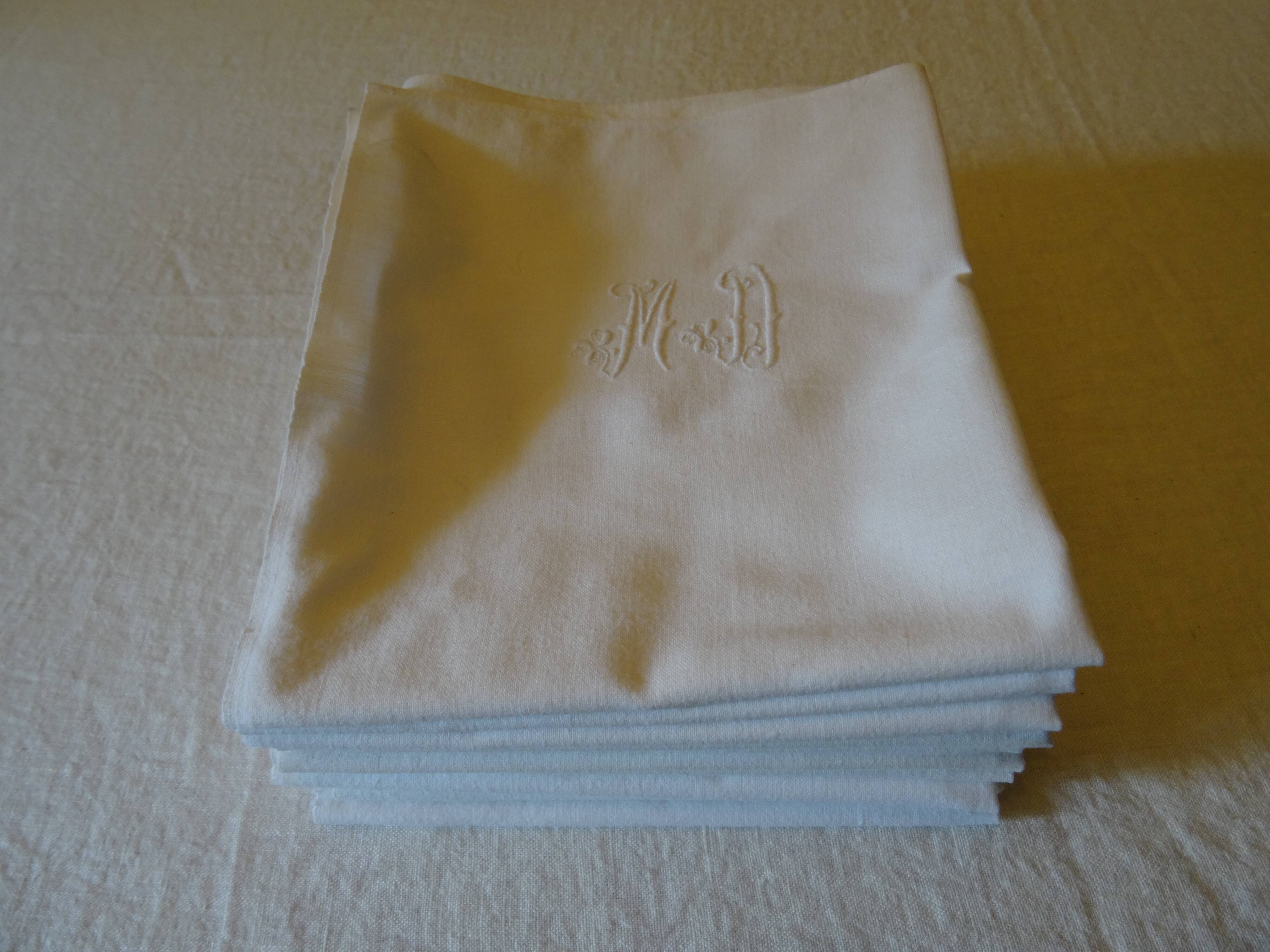 Pack of 12 monogrammed towels MD