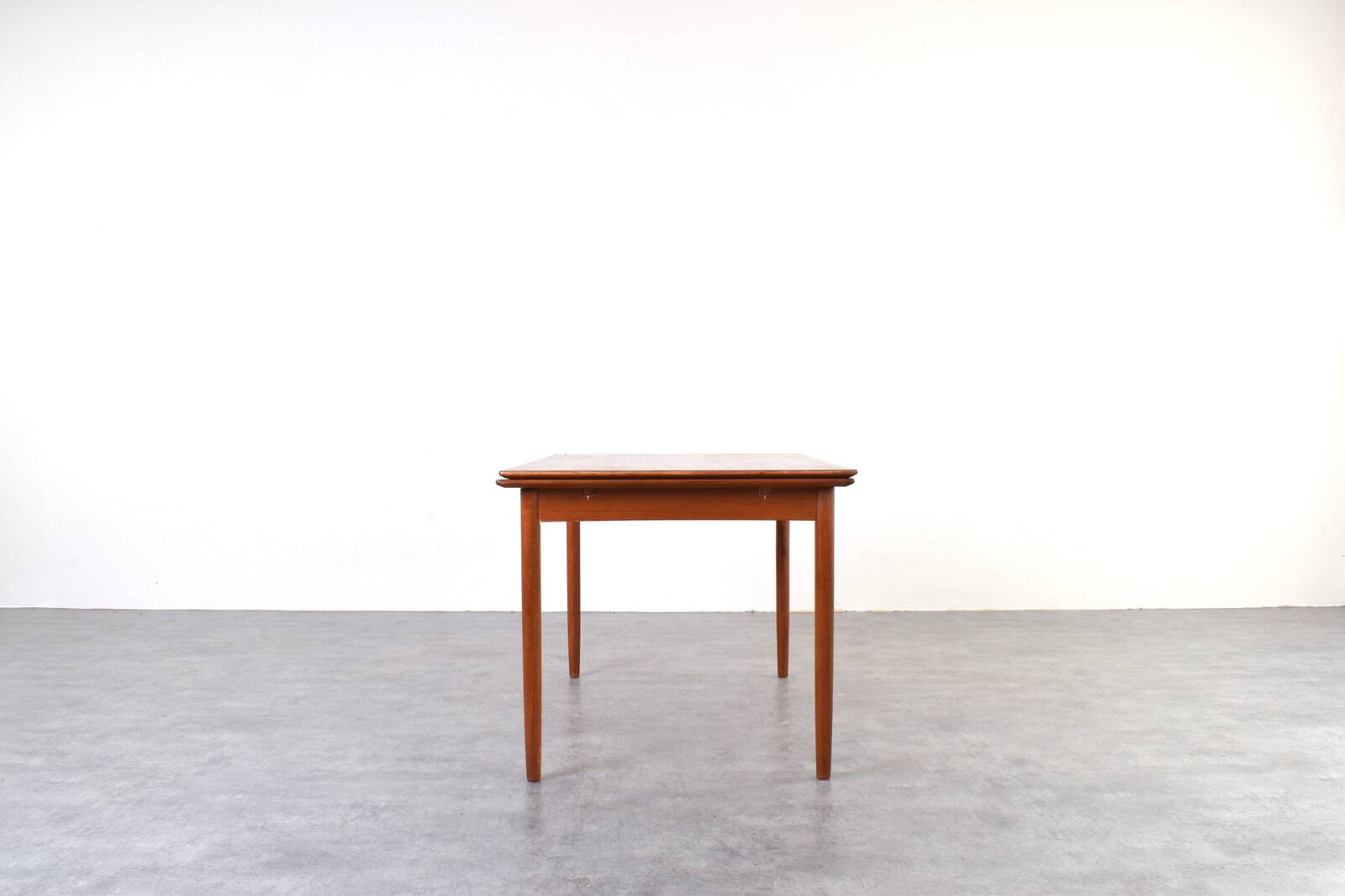 Mid-Century Danish Teak Extendable Dining Table, 1960s.