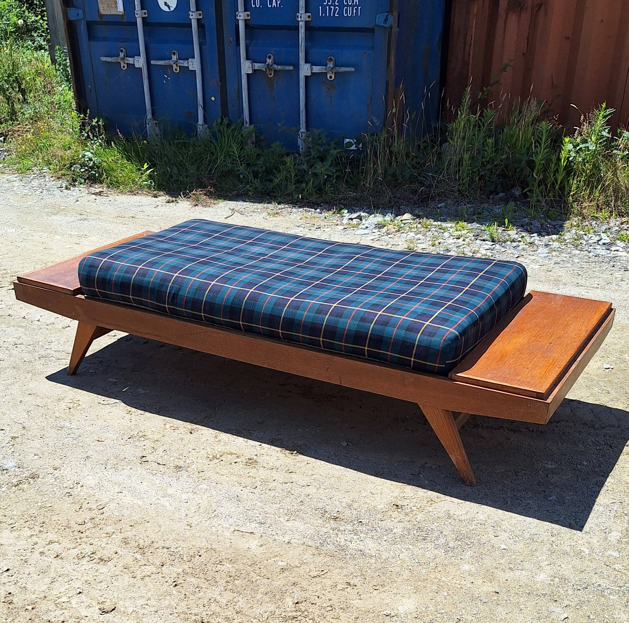 Daybed/Daybed, "Day and Night" model, Free Span