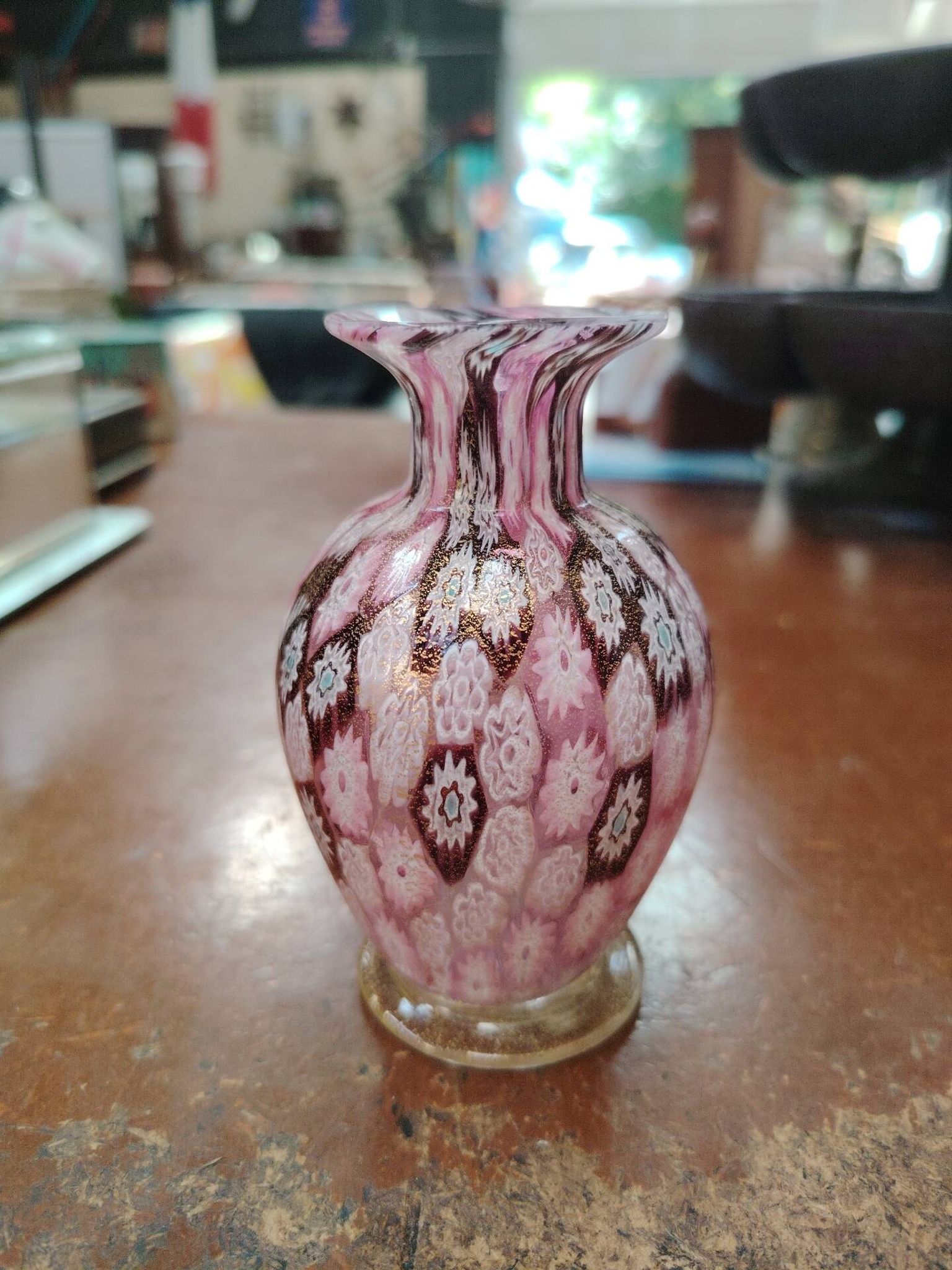 Petit vase soliflore Murano Millefiori et inclusions d'or – 1960