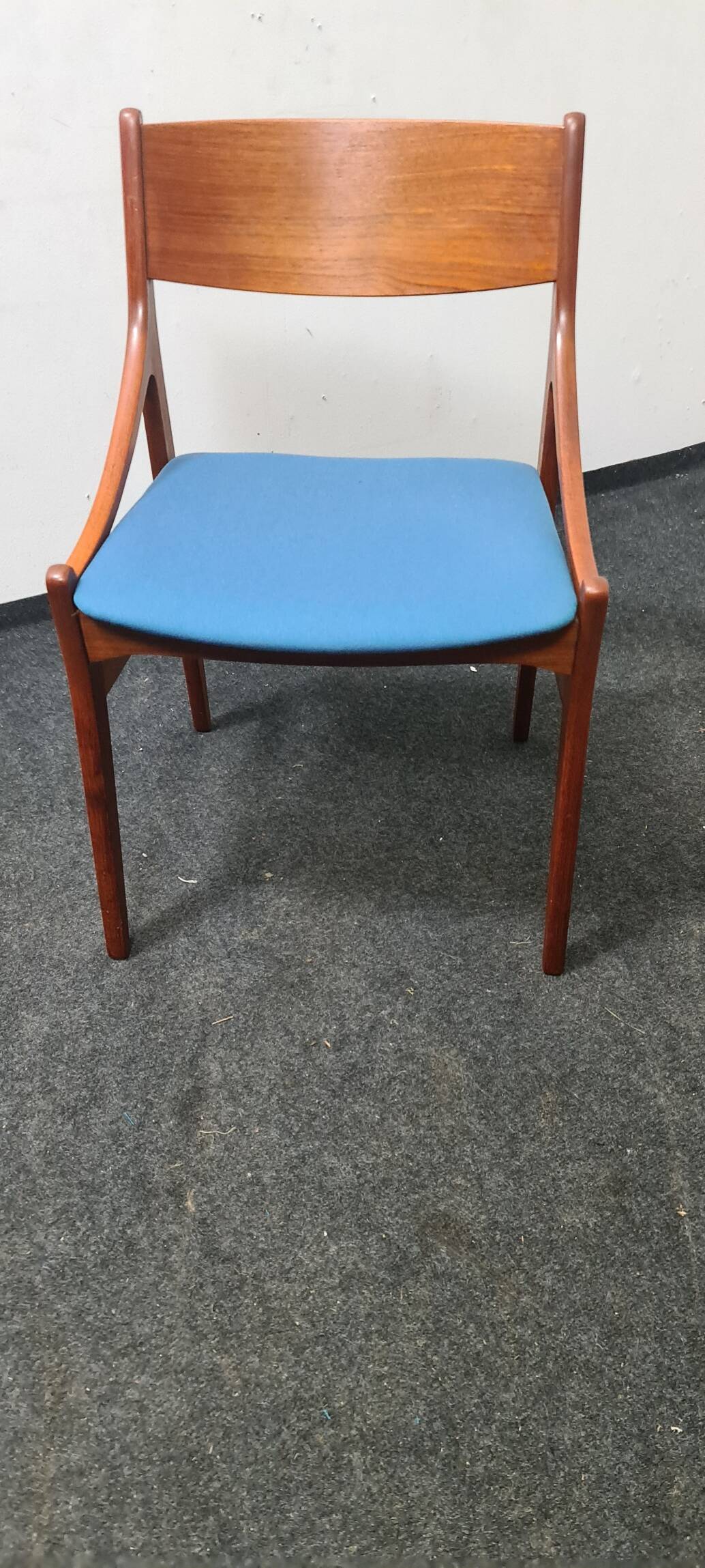 A set of 6 Vintage Danish design dining chairs by Vestervig Eriksen