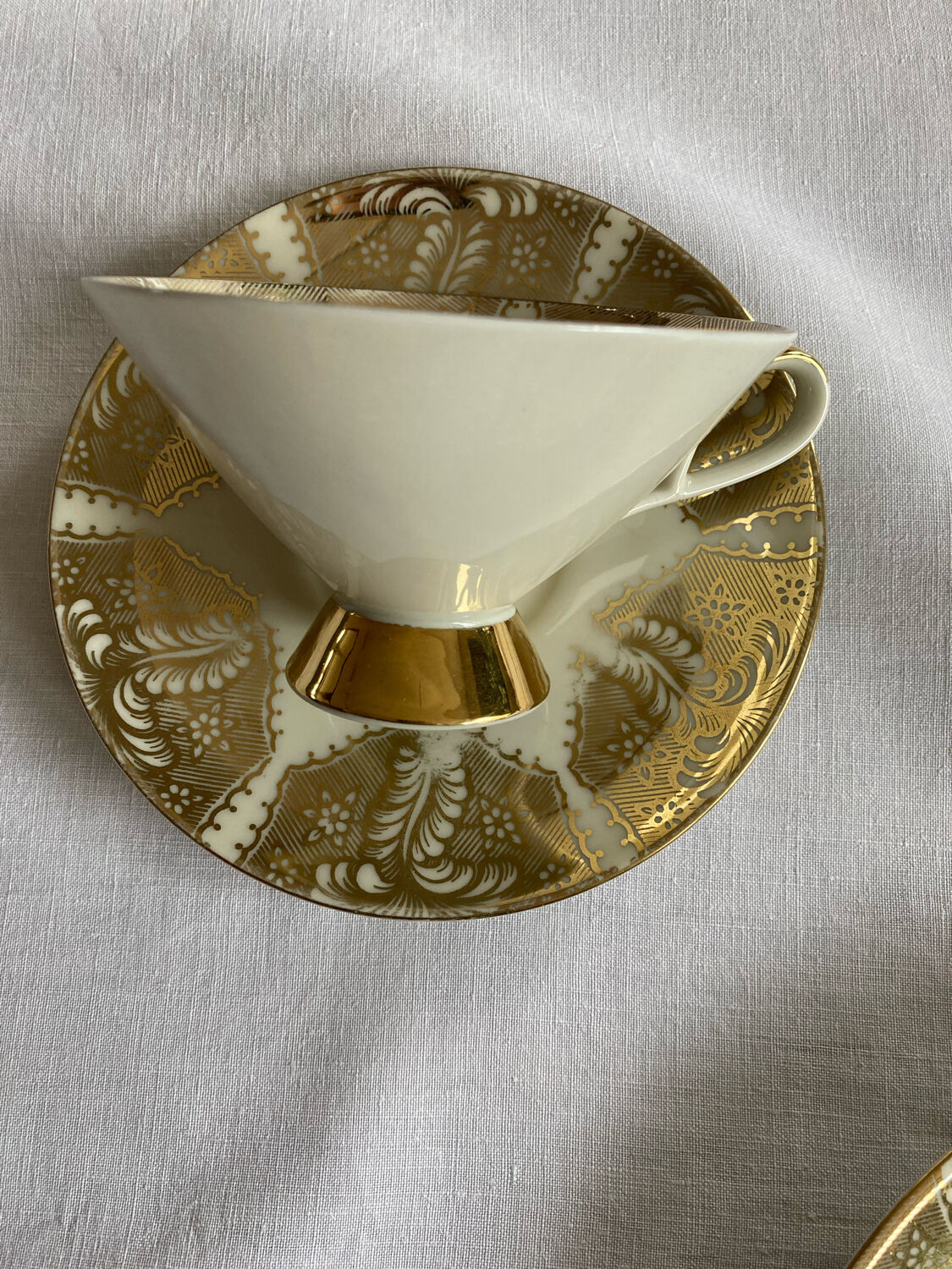 Trio ensemble a cafe the Bavaria fine porcelain