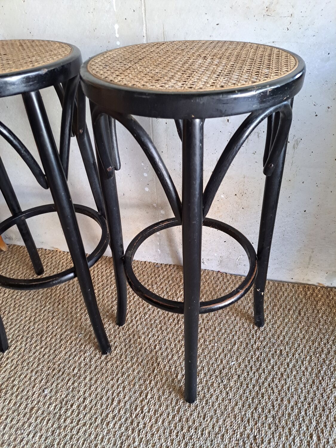 Paire de tabourets de bar cannés , en bois courbé