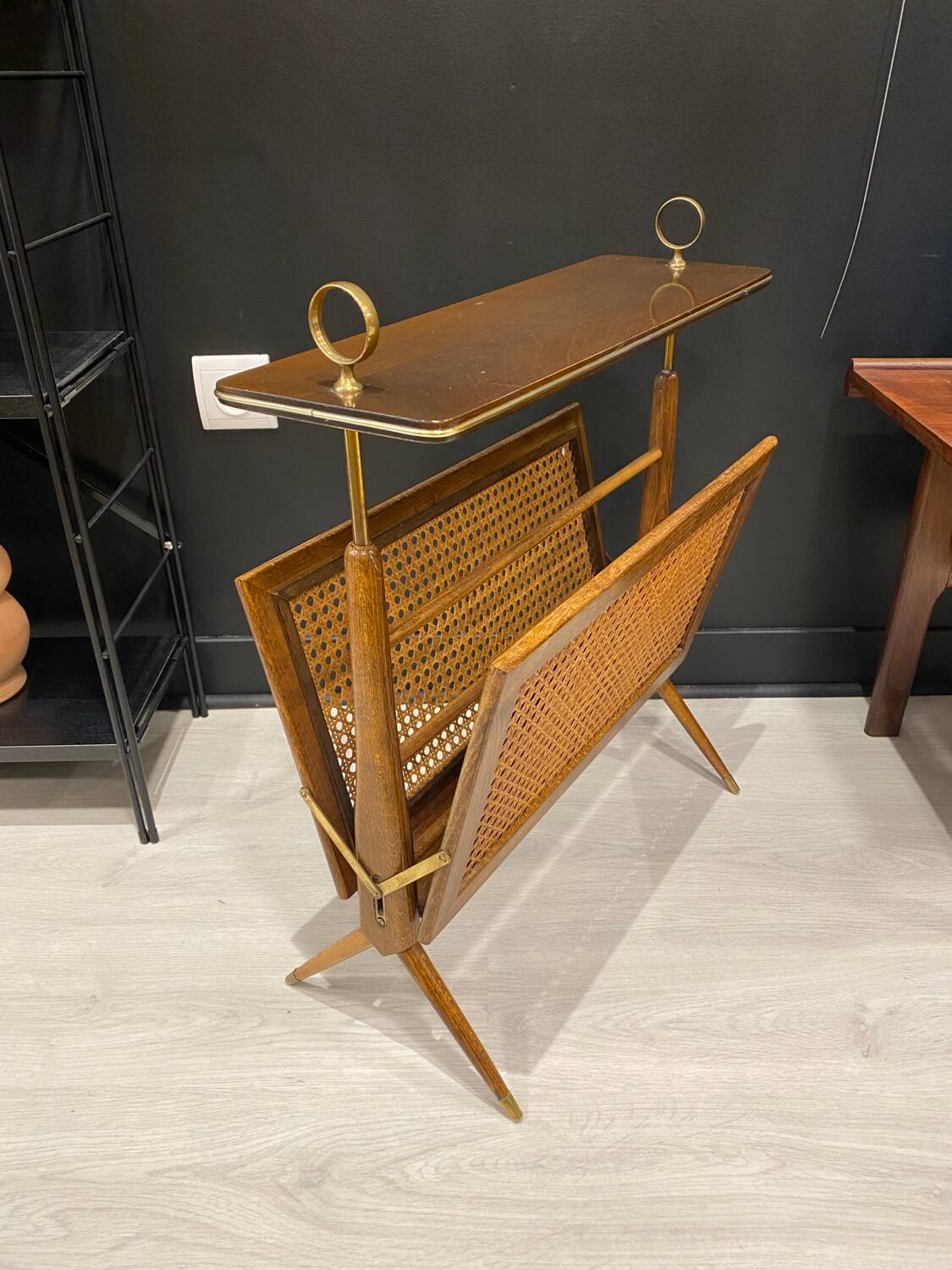 Italian magazine rack 1960/1970