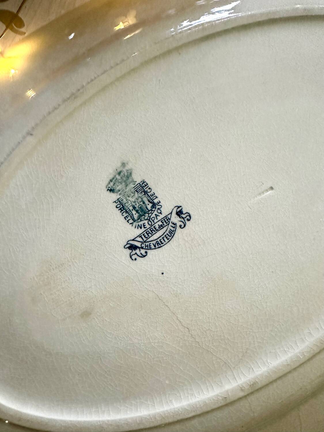 Oval dish, honeysuckle model