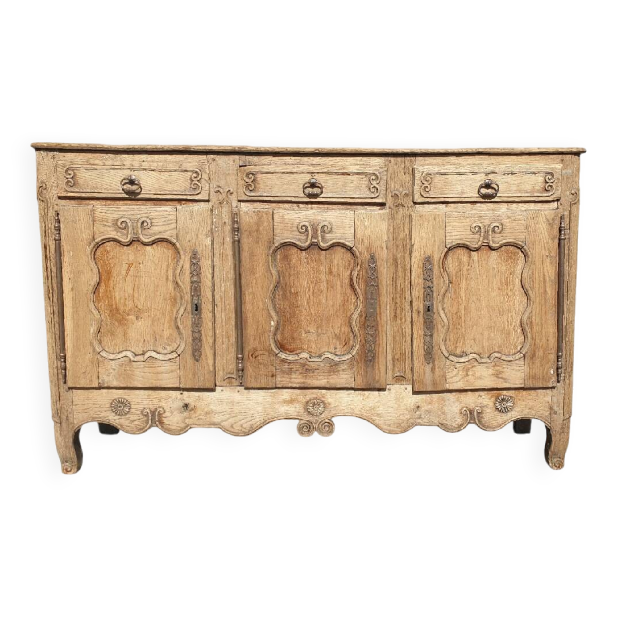 3-door sideboard in light oak, late 18th century, carved rustic work