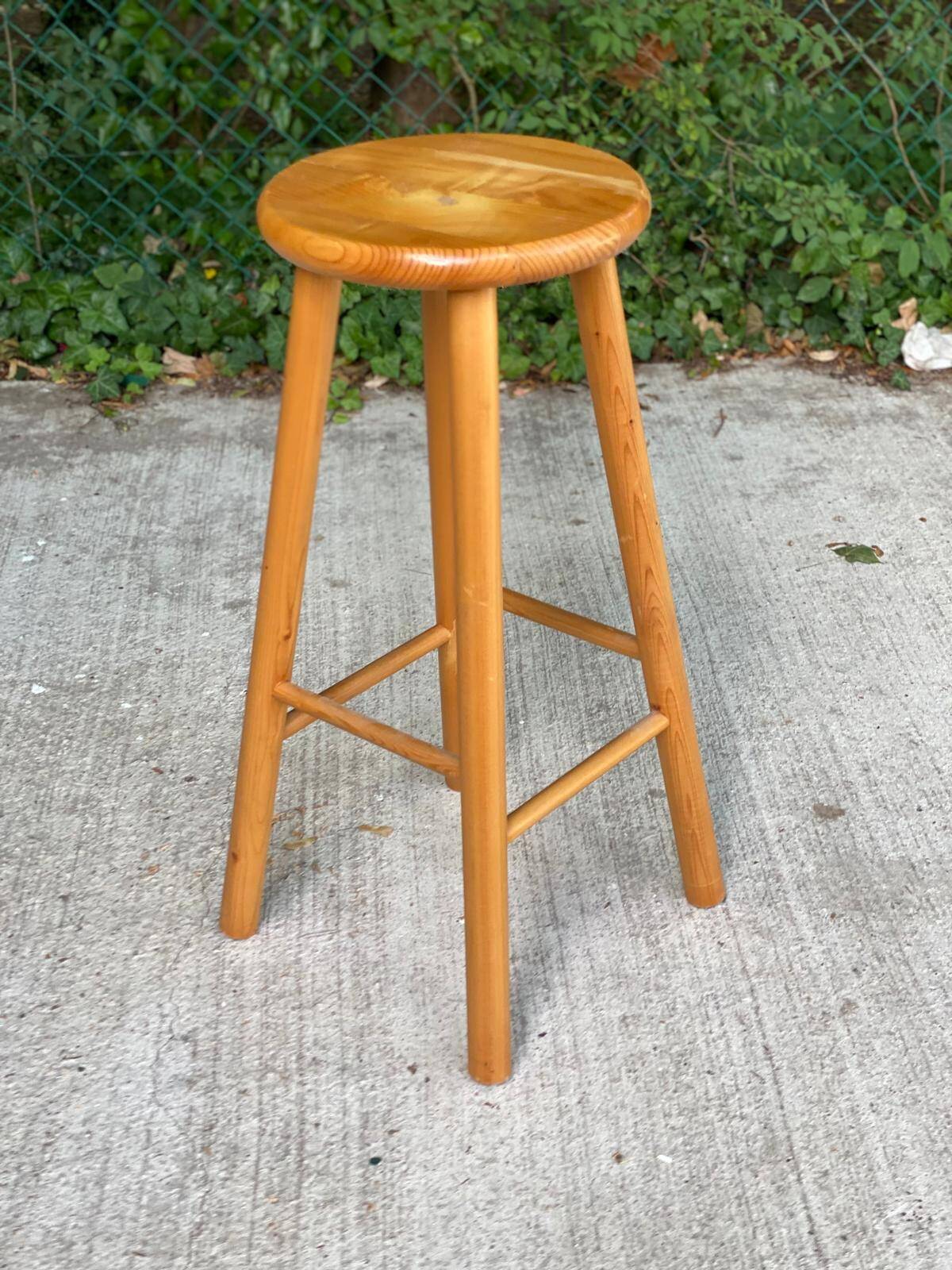 Tabouret de bar haut scandinave en bois massif rond