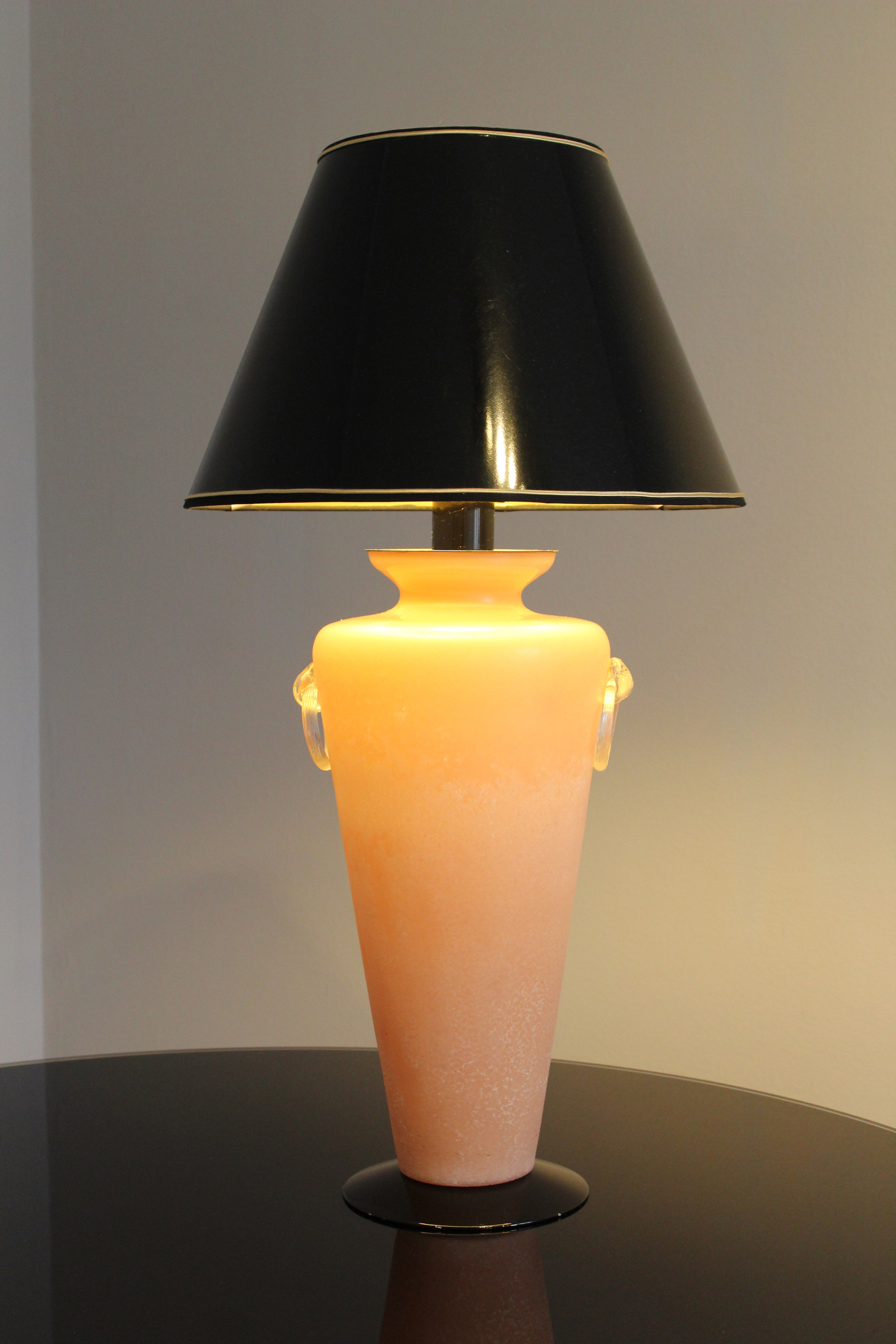 Murano glass table lamp, very particular pink color, Italia 1950s