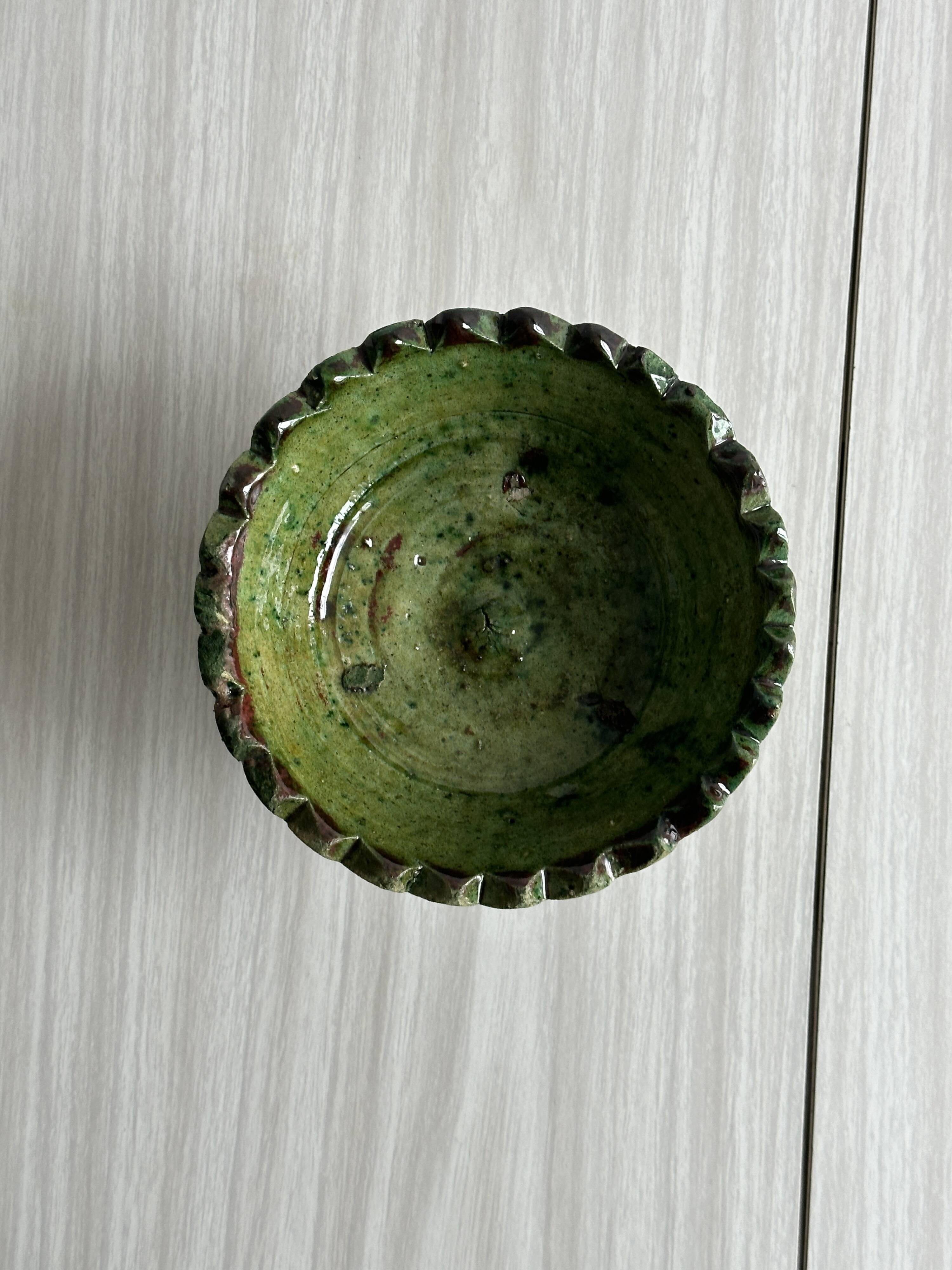 Petite coupe sur pied en céramique artisanale