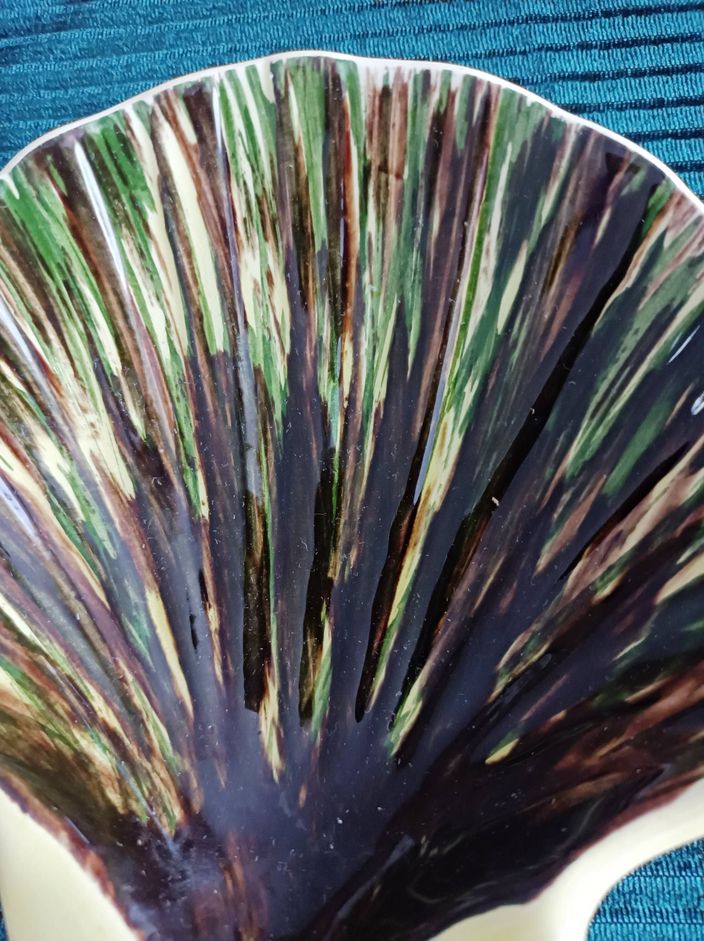 St-Clement shell-shaped butter dish and knife