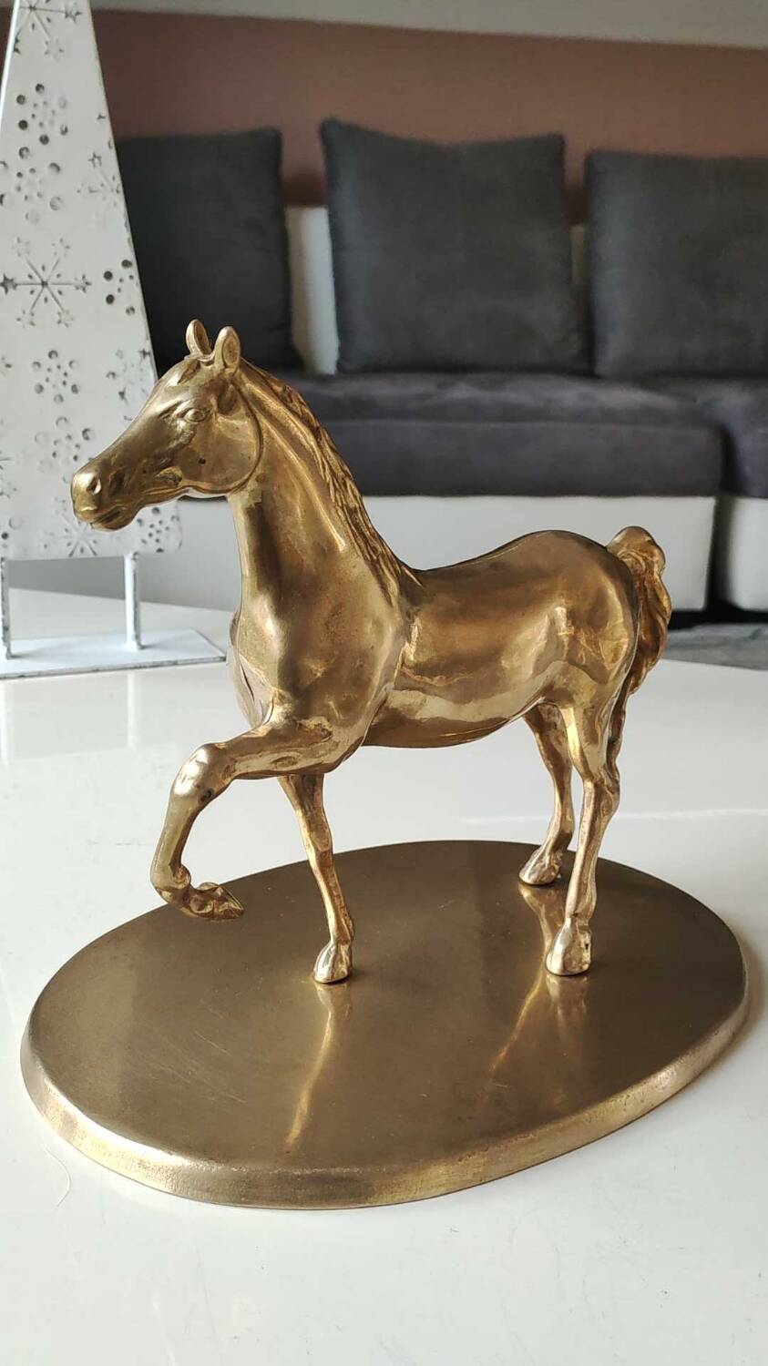 Large vintage horse in exercise figurine on oval base, in polished brass 26 x 19 cm