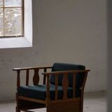 Art Nouveau, pair of oak lounge chairs, reupholstered in style fabric, 1920s.