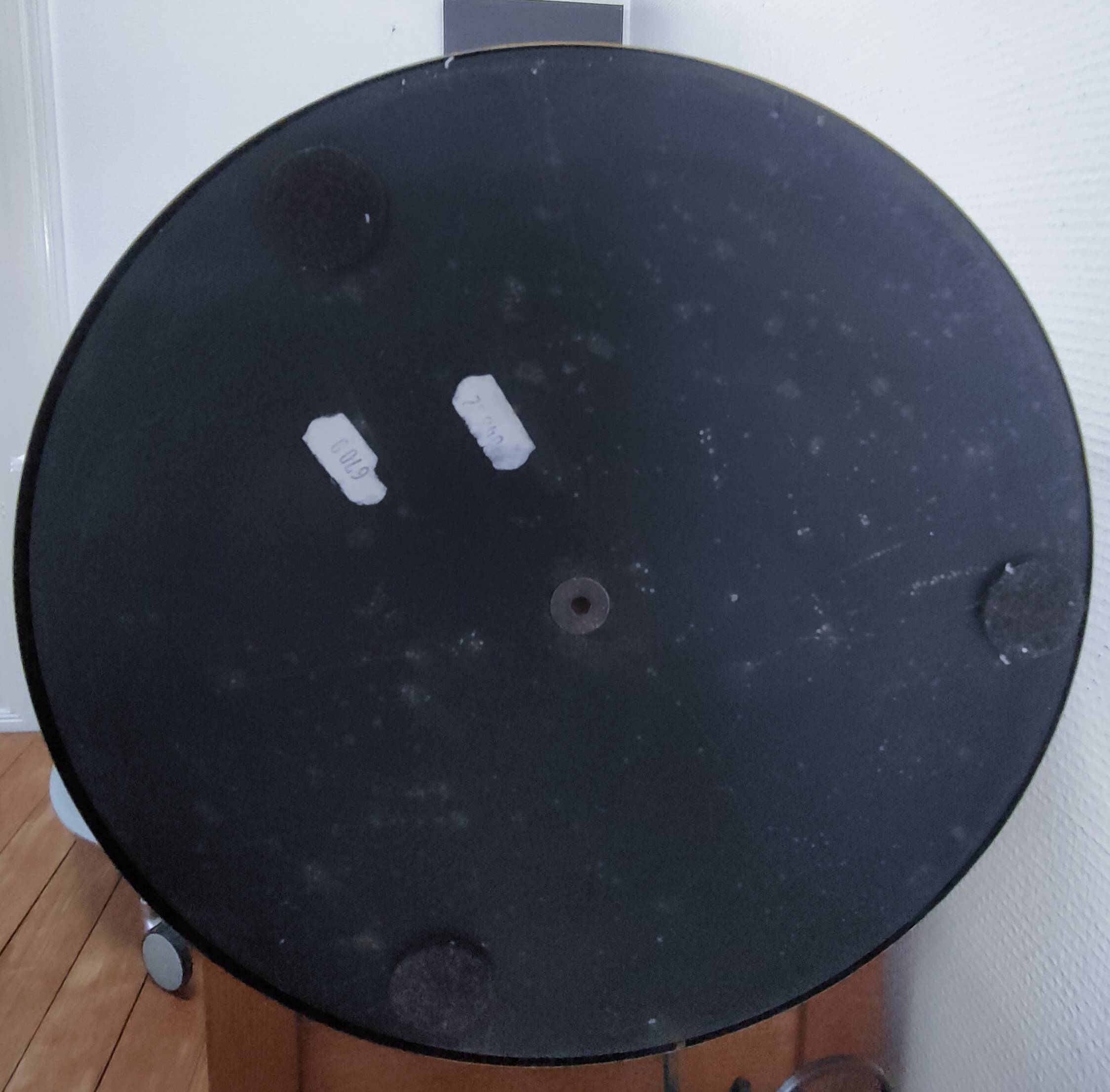 Articulated reading floor lamp in gold metal from the 90s