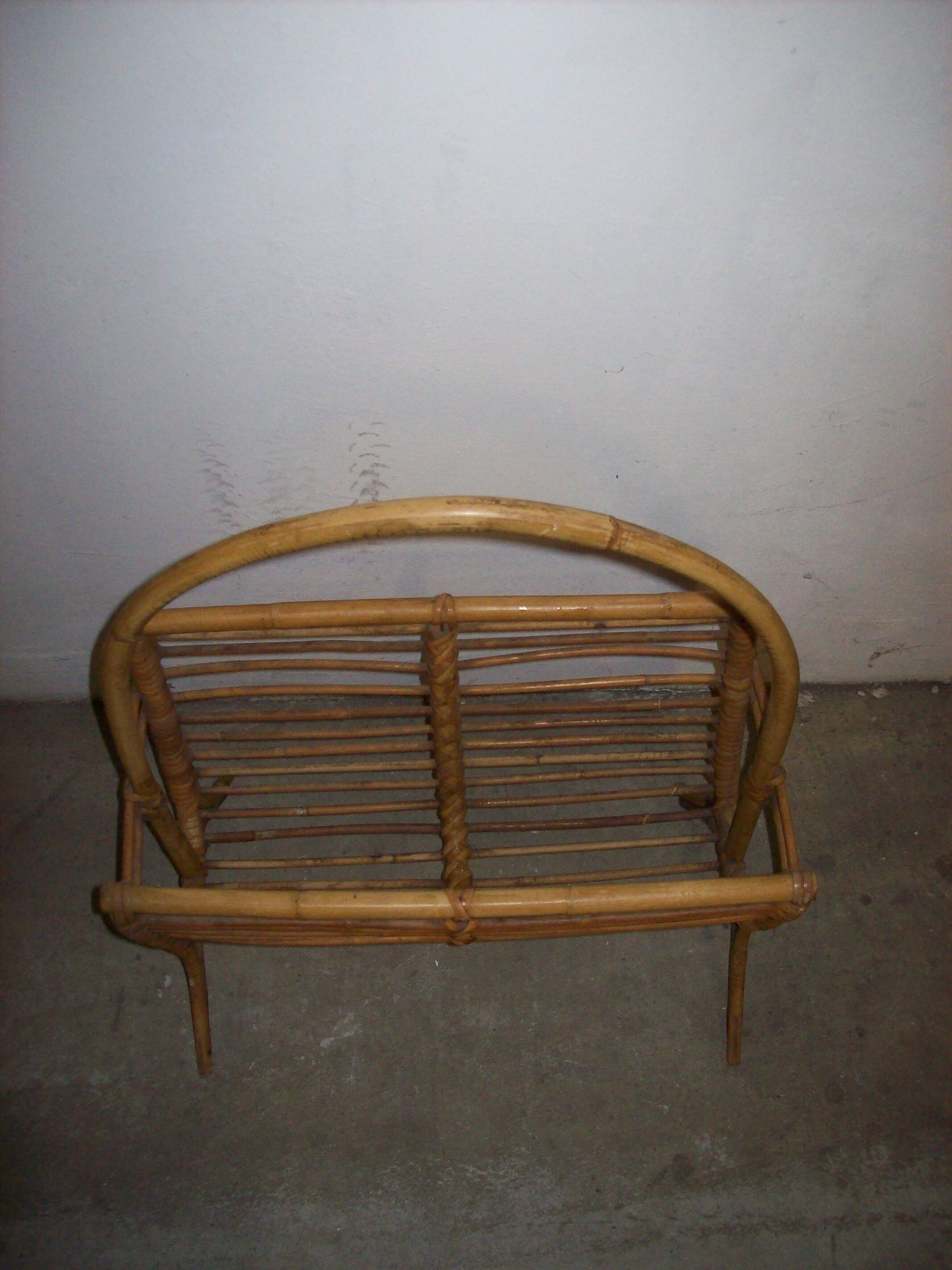 Rattan magazines holder
