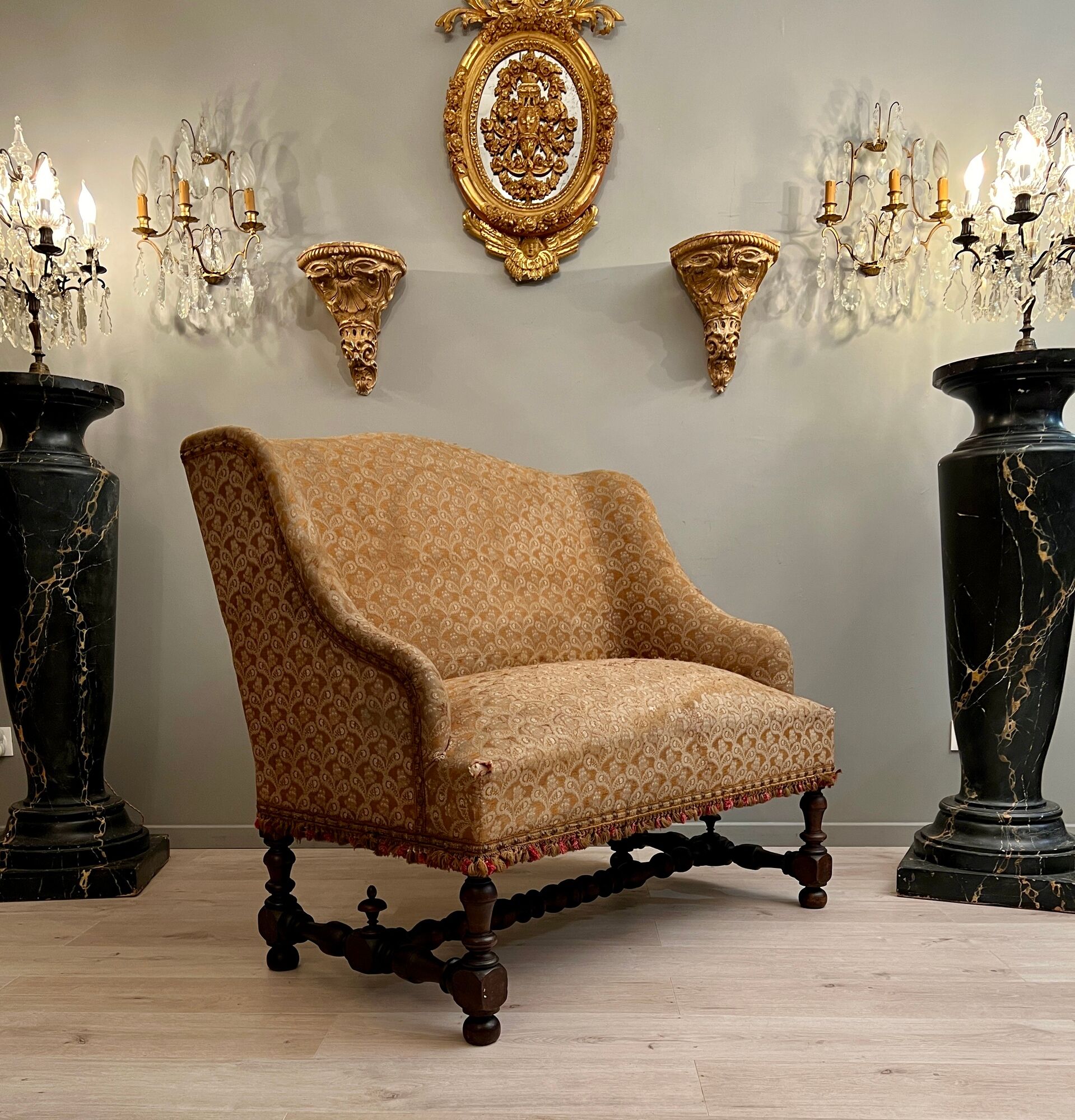Walnut bench of louis xiii xviith period