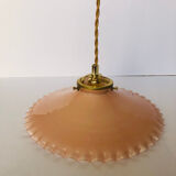 Pink opaline suspension