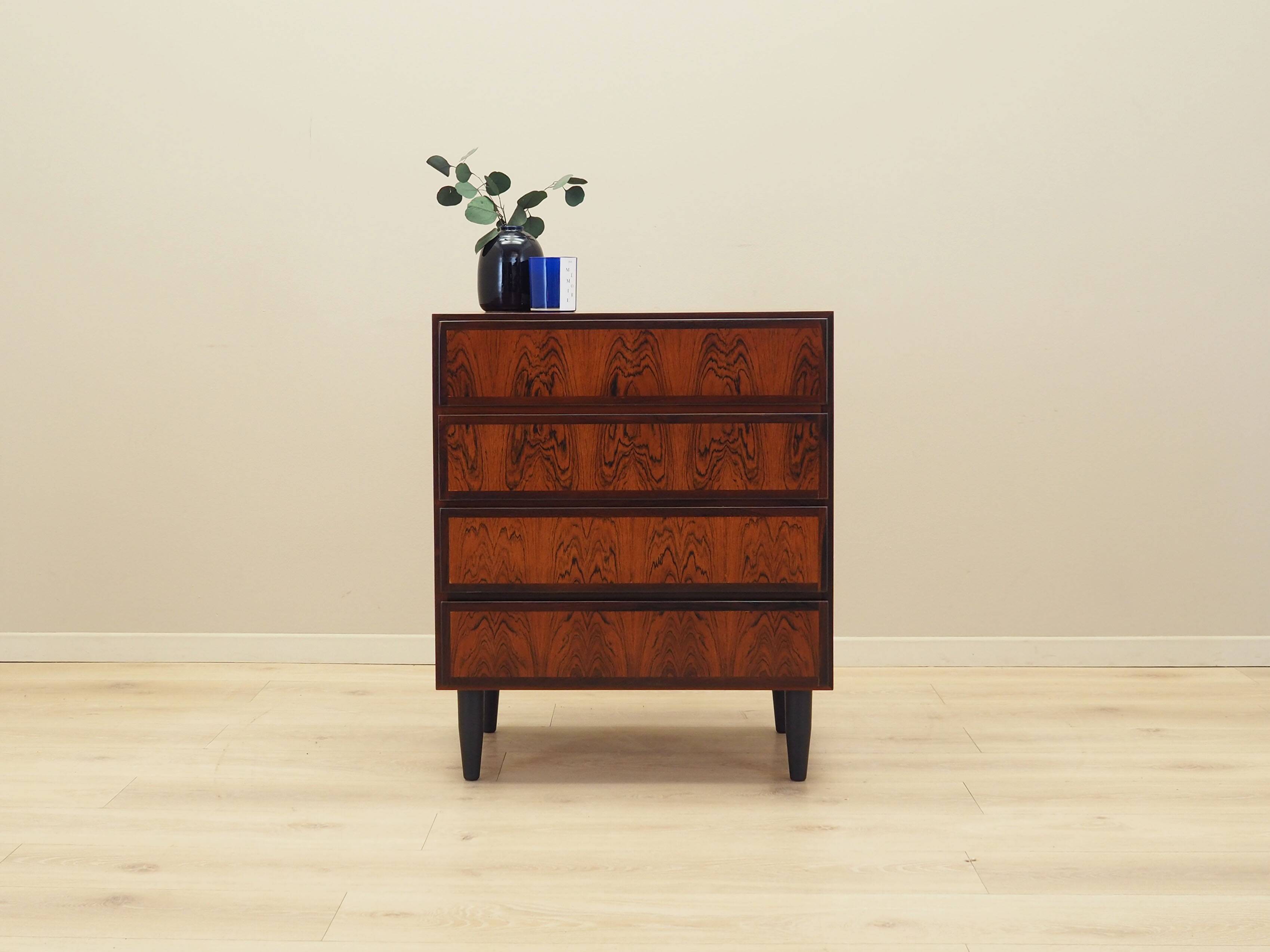 Commode en palissandre, design danois, années 1970, fabricant : Omann Jun