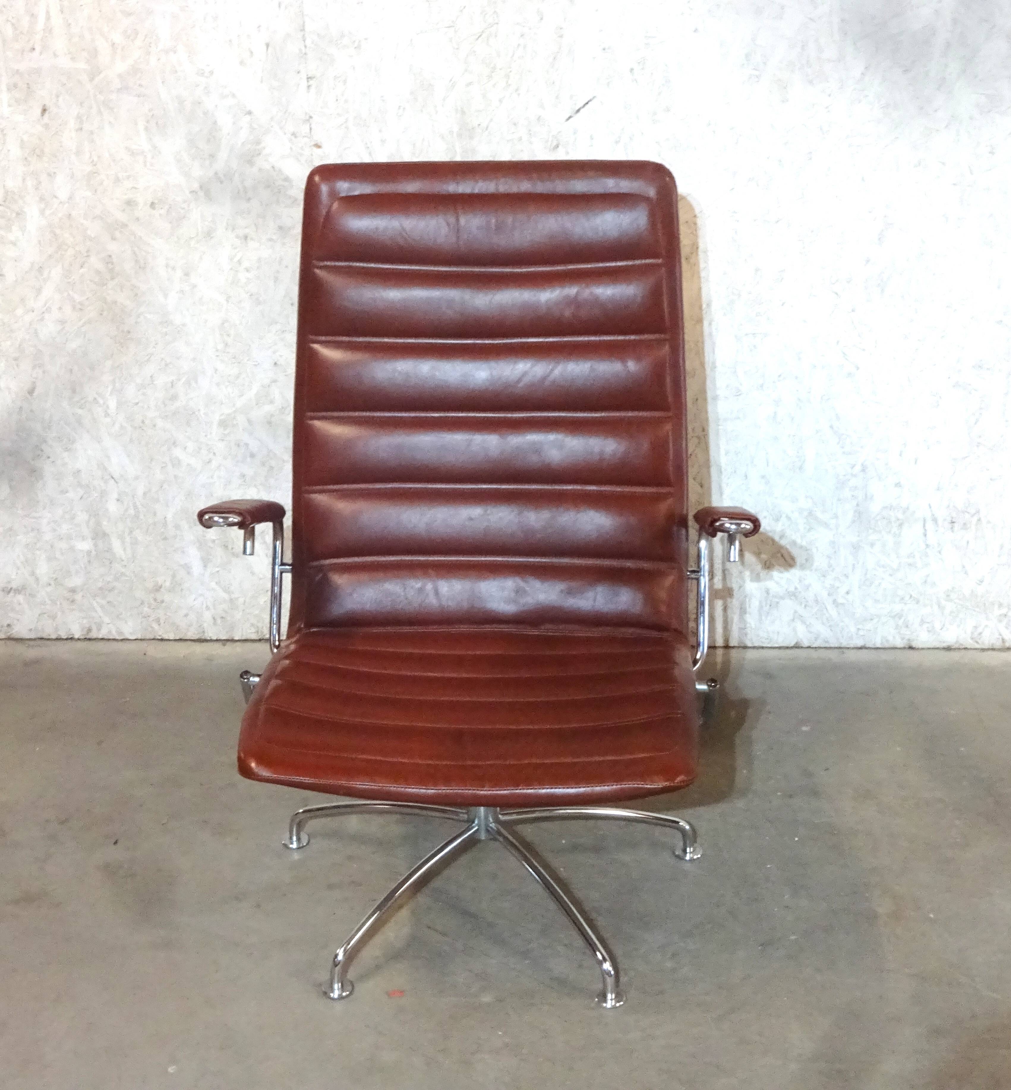 Copenhagen Airport Chair Model SAS Series by Jens Amundsen for Fritz Hansen