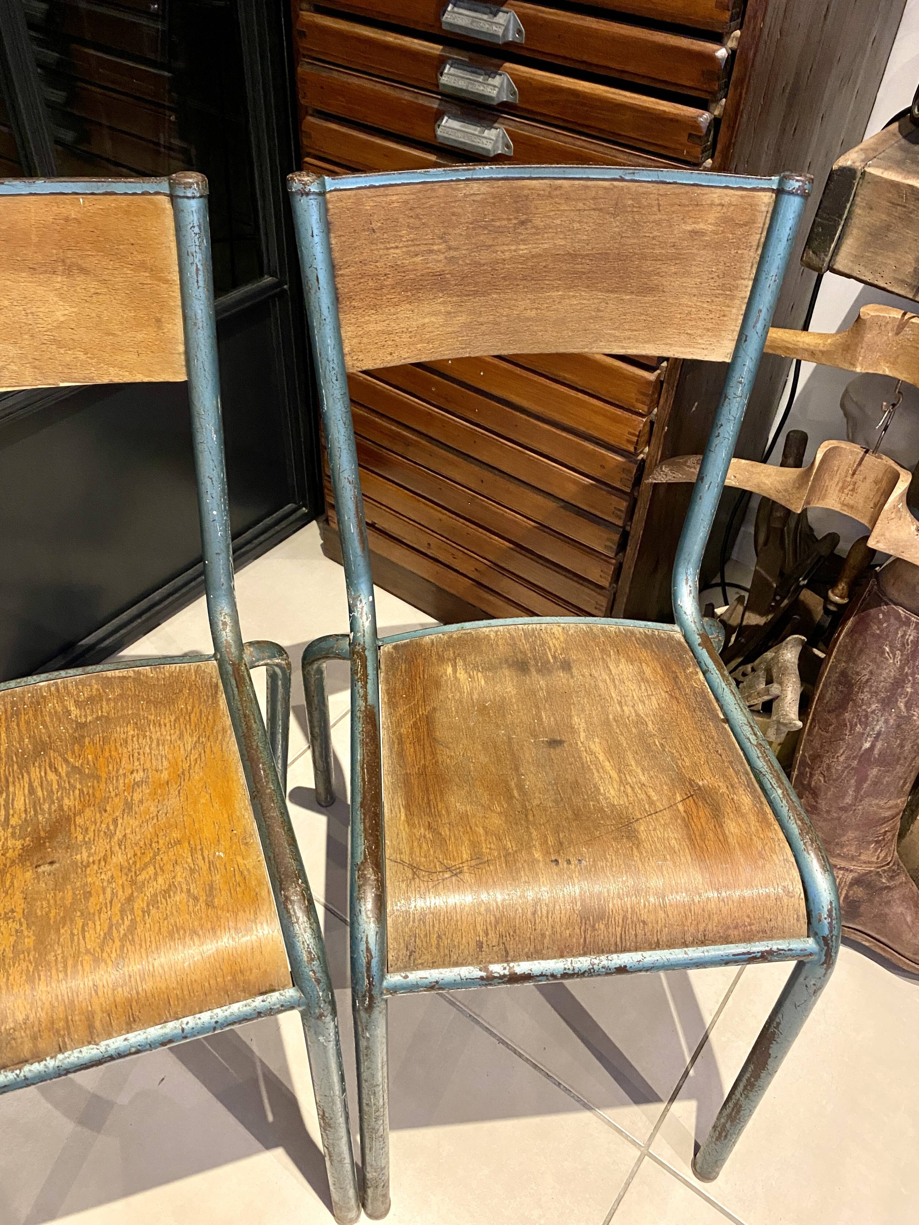 Paire de chaises d'école vintage