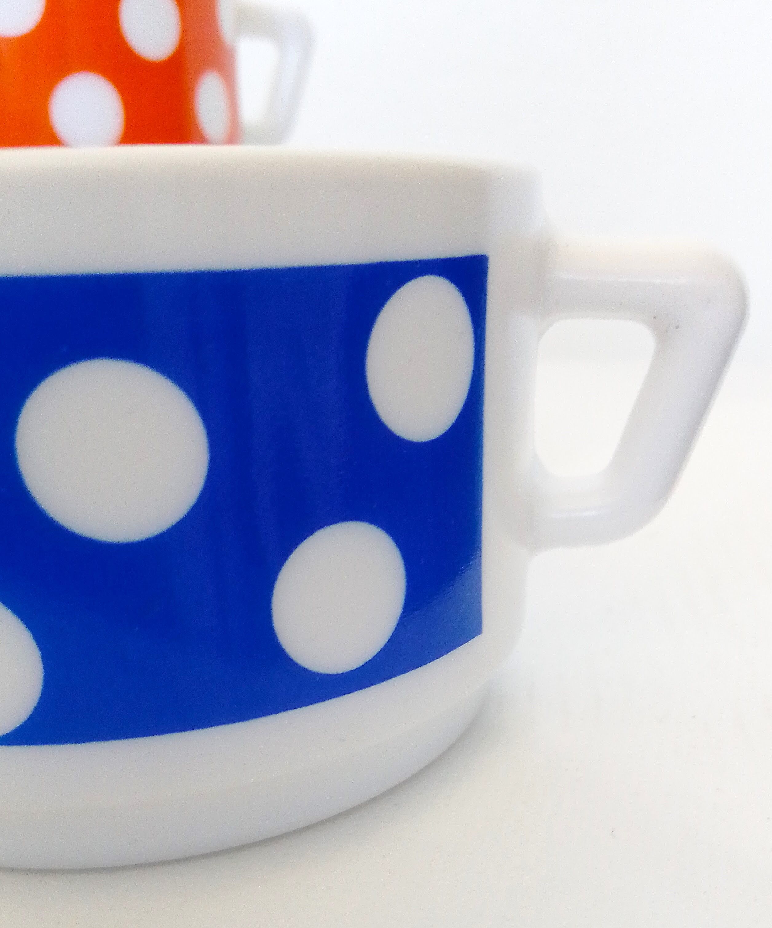 Lot de 4 tasses à café à pois Arcopal