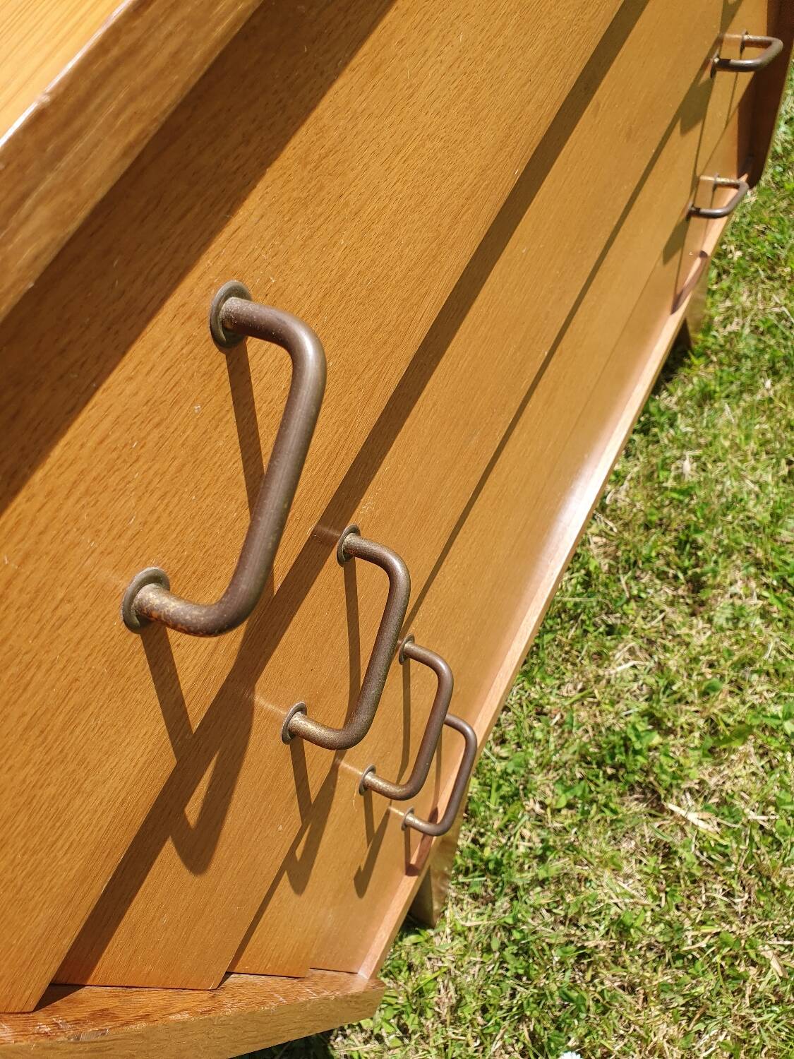 Compass feet chest of drawers