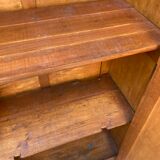 Old Parisian bonnetière