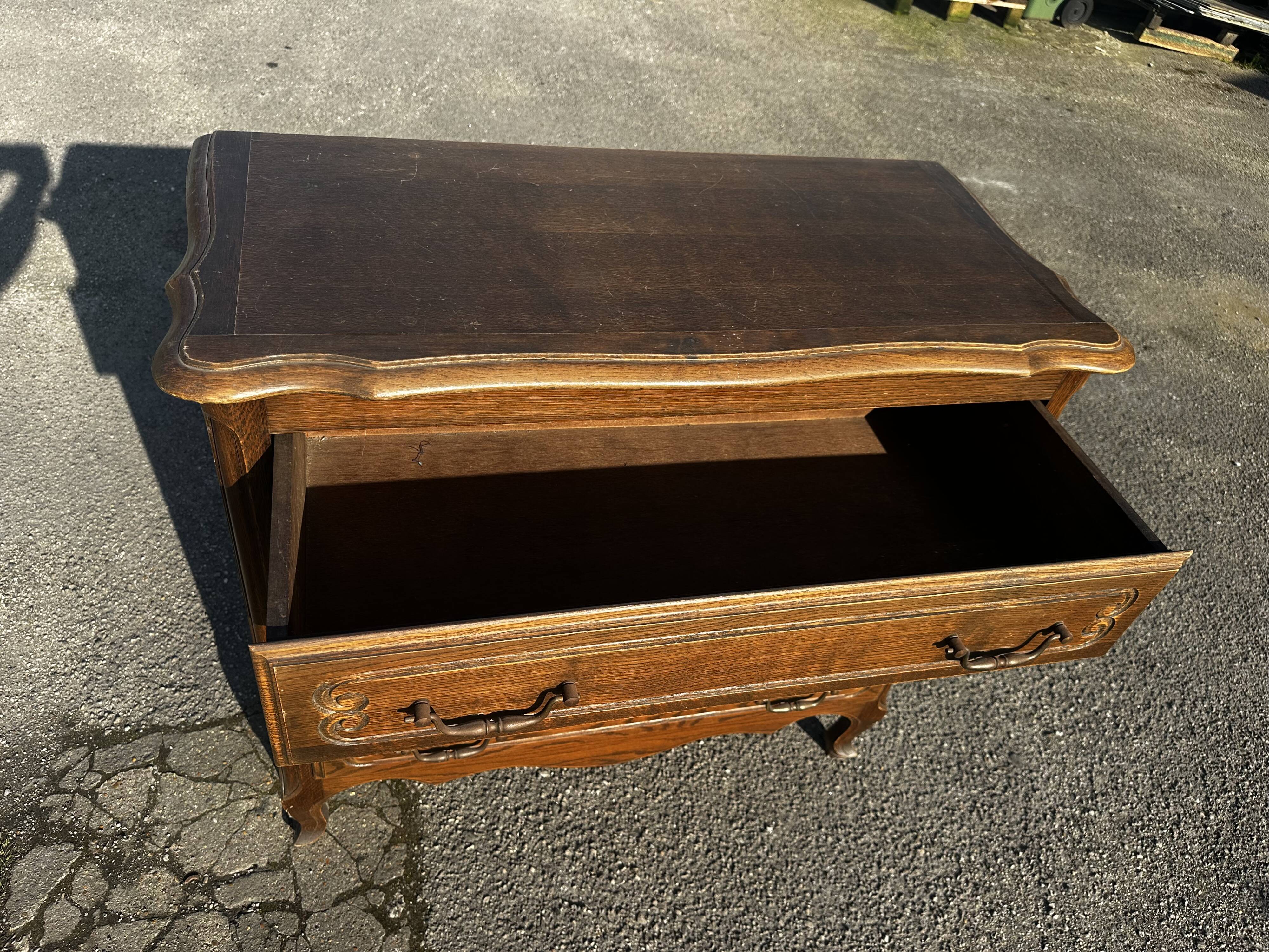 Chest of drawers, late 19th century, early 20th century