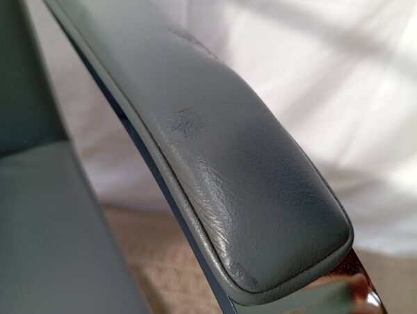 Paire de fauteuils cuir  BRNO, design de L. Mies Van Der Rohe