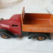 Camion en bois
