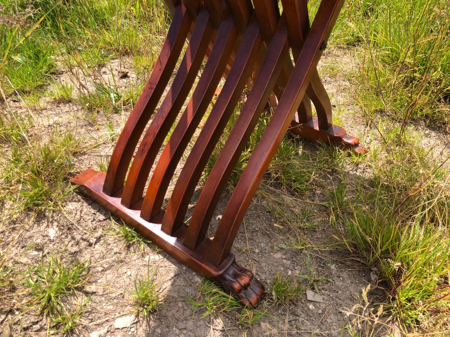 Carved wood Dagobert armchair