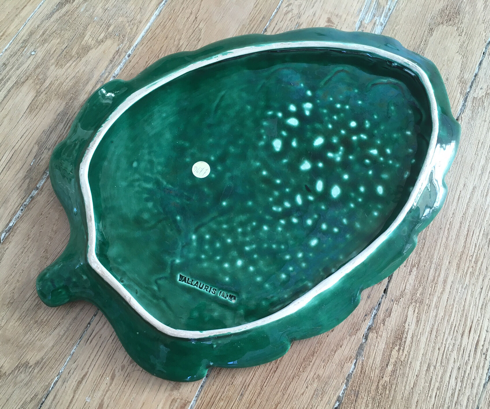 Flat ceramic sheet of vintage tbe Vallauris