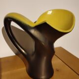 Black and yellow pitcher ceramidi