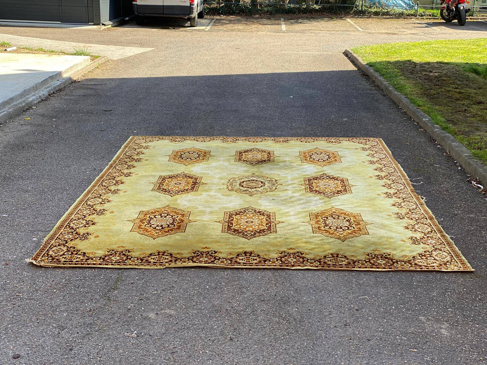 Persian wool rug in mustard velvet 250x350cm