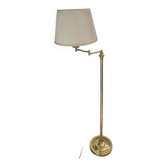 Articulated reading lamp