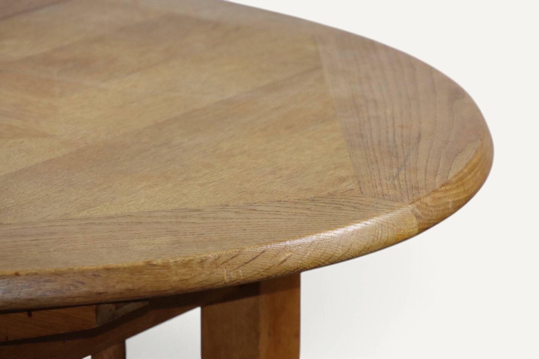 Extendable dining table in oak by Guillerme and Chambron - 1960s