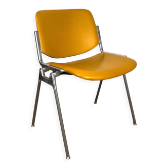 Chair DSC 106 Giancarlo Piretti for Castelli with removable shelf 70s